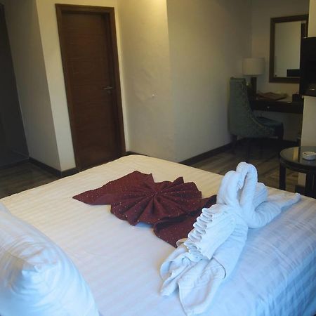 Savoey Hotel Лахор Екстер'єр фото