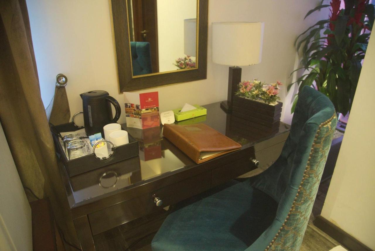 Savoey Hotel Лахор Екстер'єр фото