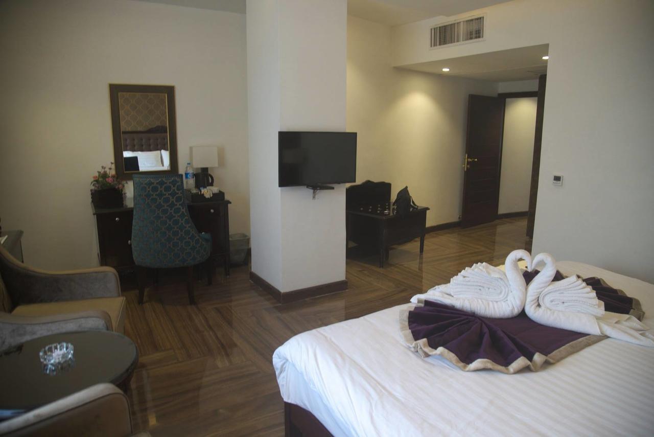 Savoey Hotel Лахор Екстер'єр фото
