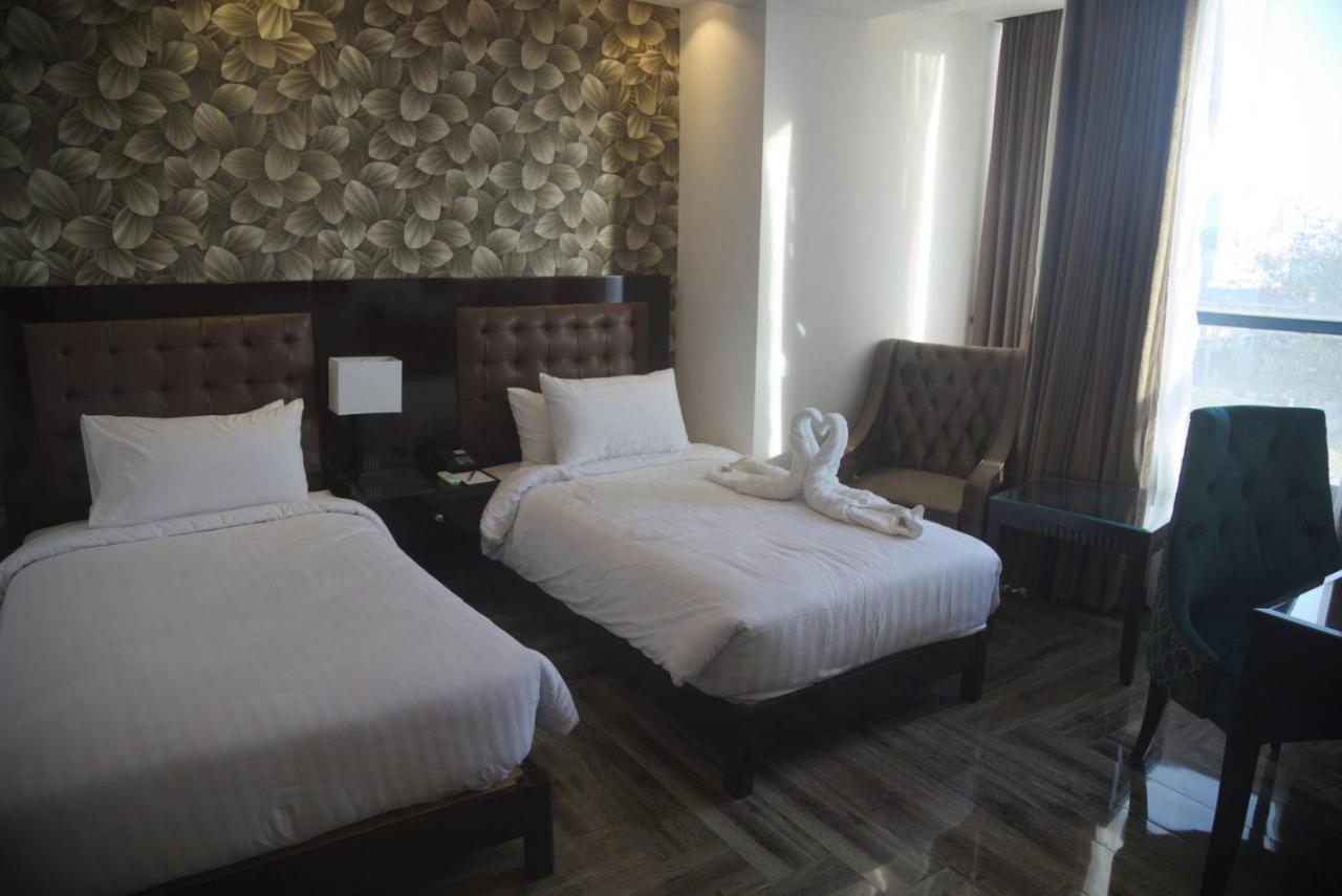 Savoey Hotel Лахор Екстер'єр фото