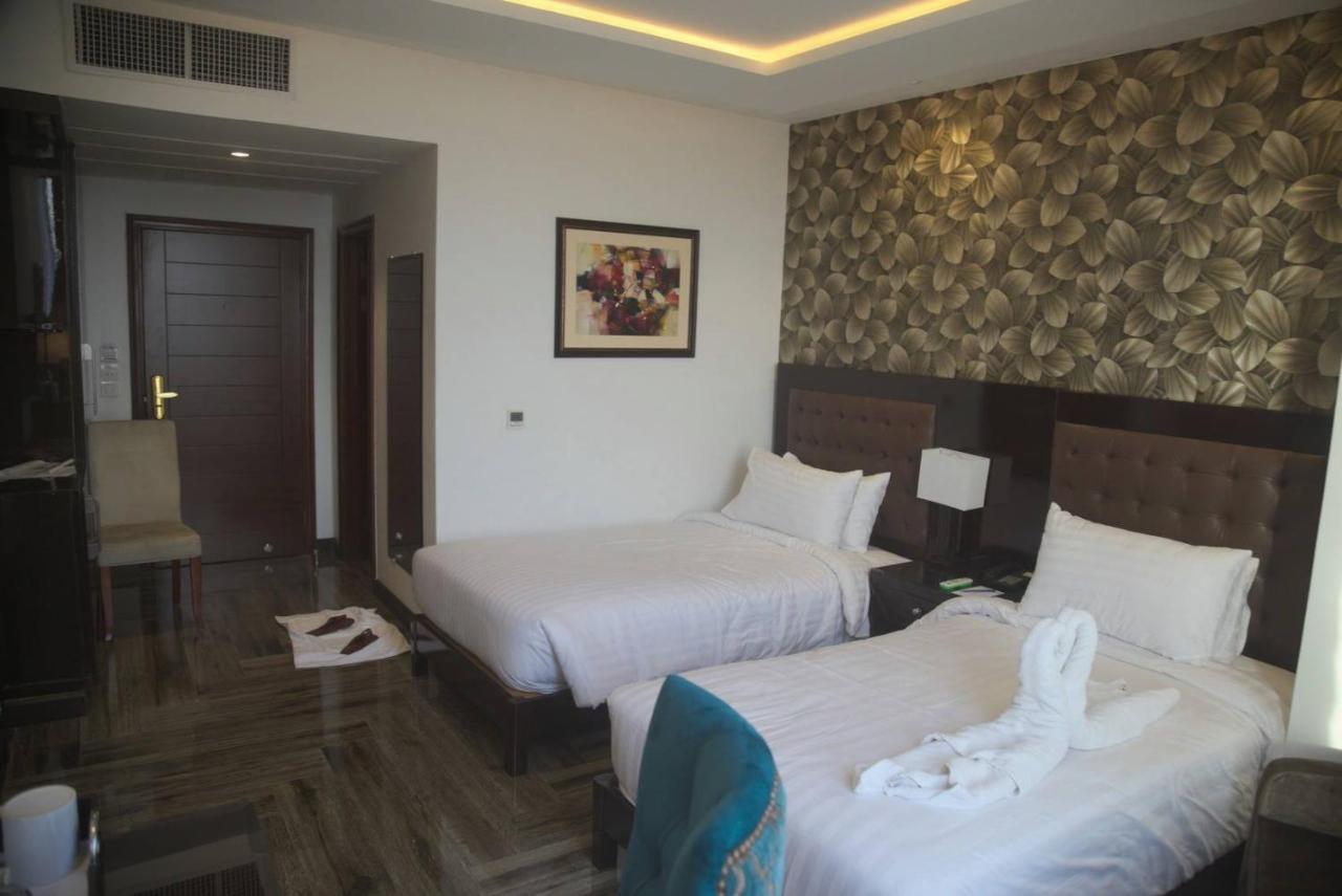 Savoey Hotel Лахор Екстер'єр фото
