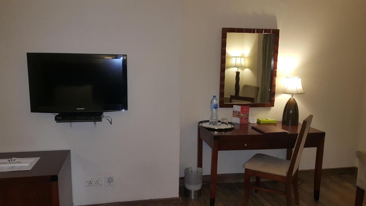 Savoey Hotel Лахор Екстер'єр фото