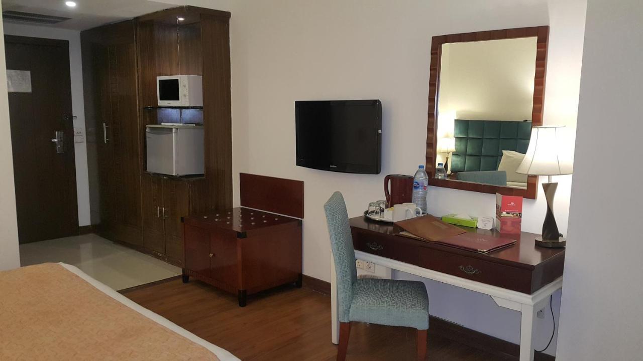 Savoey Hotel Лахор Екстер'єр фото