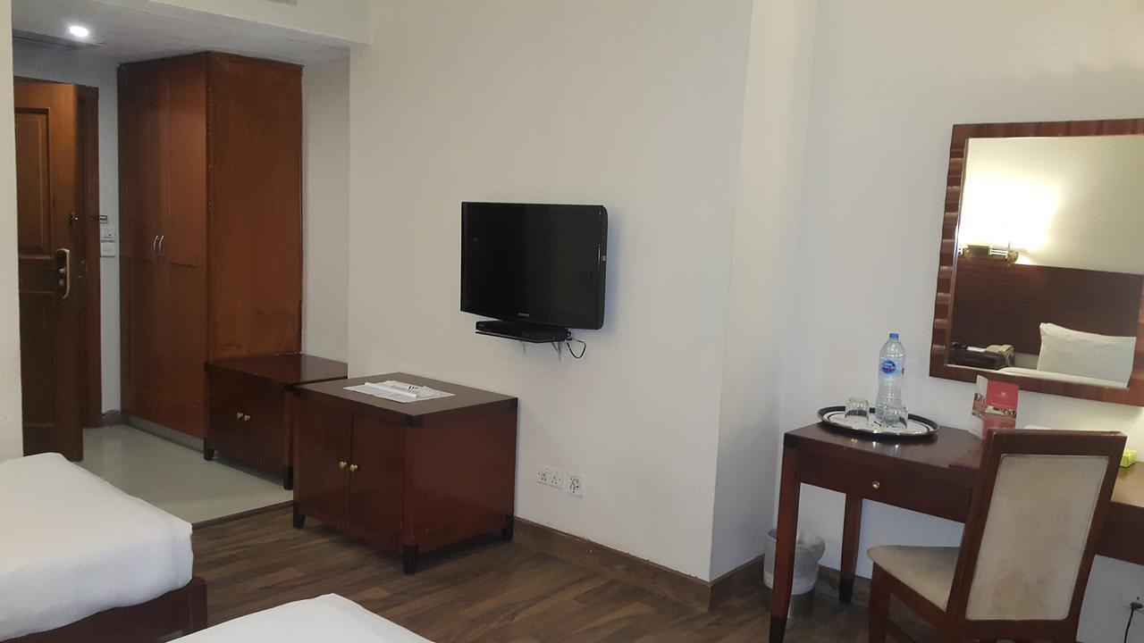 Savoey Hotel Лахор Екстер'єр фото